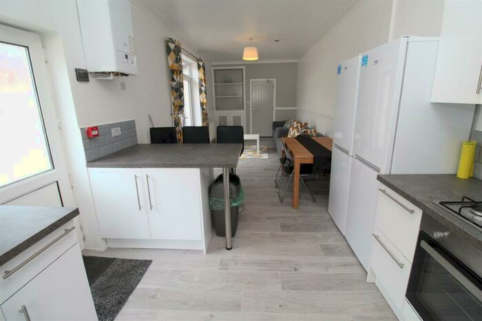 8 Bedroom Private Hall To Rent In Lisvane Street, Cathays, Cardiff, CF24