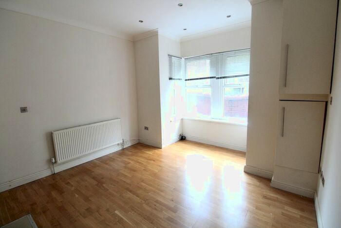 1 Bedroom Flat To Rent In Marsh Road, Leagrave, Luton, LU3