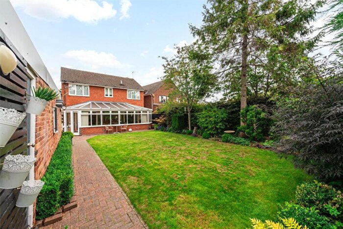 4 Bedroom Detached House For Sale In Wolverton Road, Blakelands, Milton Keynes, Buckinghamshire, MK14