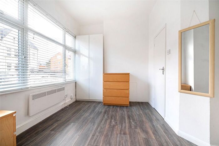 1 Bedroom Flat To Rent In Lascotts Road, Wood Green, London, N22