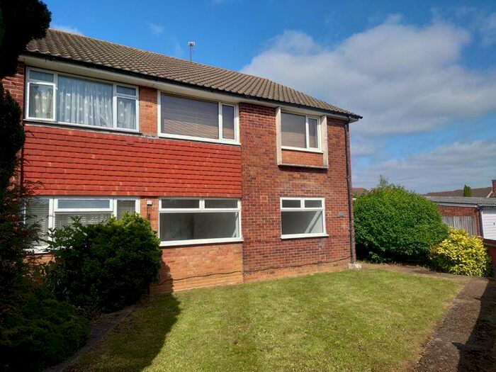 2 Bedroom Flat To Rent In Lavender Road, Epsom, KT19