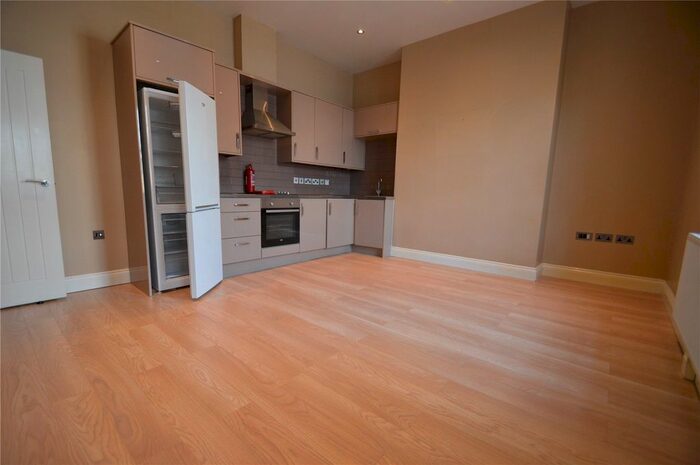 1 Bedroom Flat To Rent In Slough, Berkshire, SL1