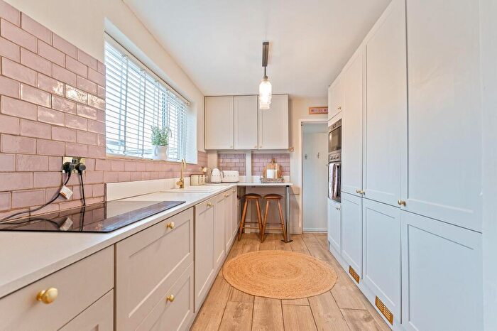 3 Bedroom Semi Detached House For Sale In Mount Road, Trevethin, NP4