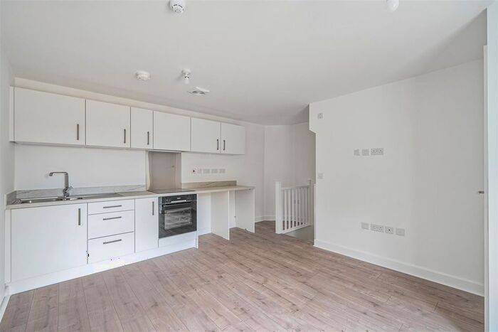 2 Bedroom Town House To Rent In Acacia Fold, Seacroft, LS14