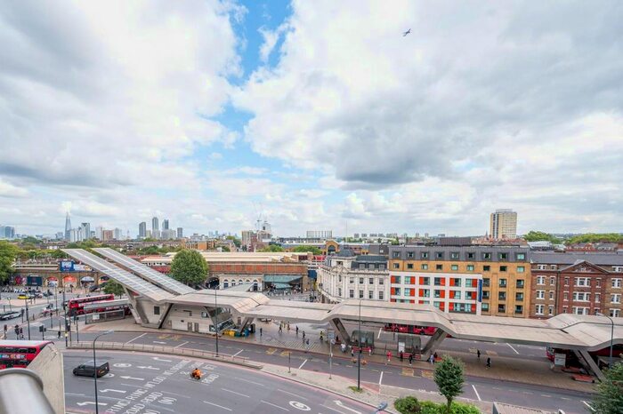 2 Bedroom Flat To Rent In St George Wharf, Vauxhall, London, SW8