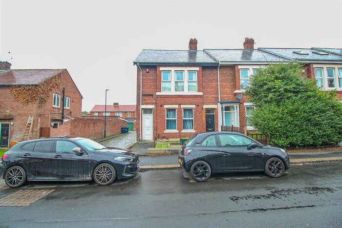 2 Bedroom Flat To Rent In Hyde Terrace, Gosforth, Newcastle Upon Tyne, NE3