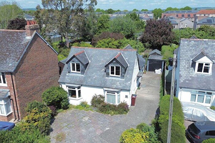 3 Bedroom Detached House For Sale In Wellington Road, Chichester, PO19