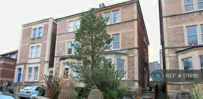 2 Bedroom Flat To Rent In Clifton Park Road, Bristol, BS8