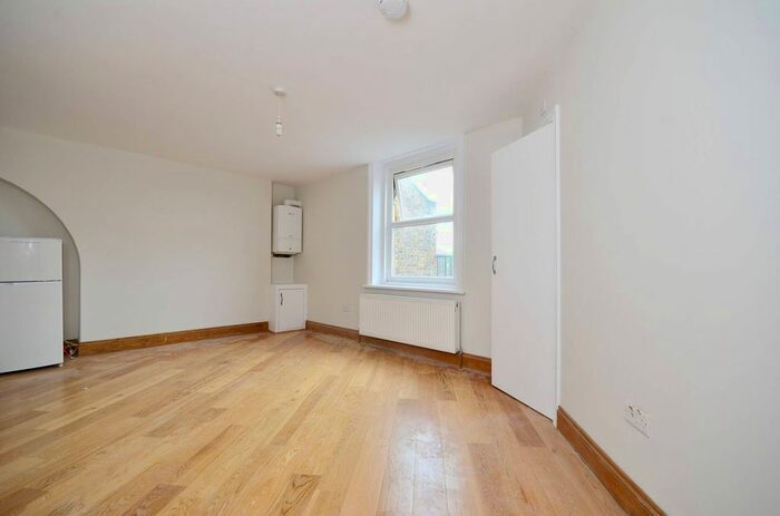 Studio To Rent In Electric Avenue, Brixton, London, SW9