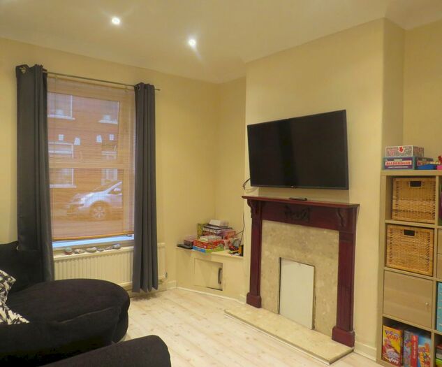 3 Bedroom Property To Rent In Phyllis Street, Barry, CF62
