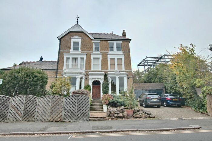2 Bedroom Flat To Rent In Darlaston Road, London, SW19