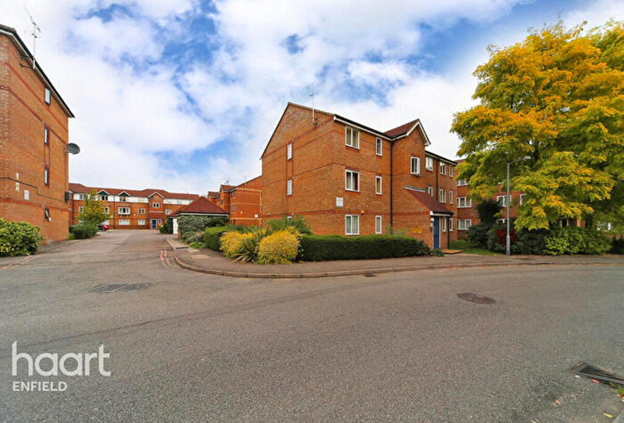 2 Bedroom Apartment To Rent In Cherry Blossom Close, London, N13