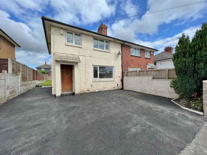 3 Bedroom Semi-Detached House To Rent In Rookwood Avenue, Halton, LS9