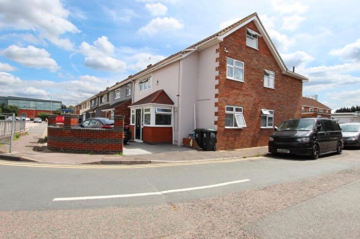 8 Bedroom Detached House For Sale In King George Road, Waltham Abbey, EN9