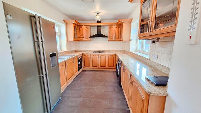 4 Bedroom Property To Rent In Sidmouth Avenue, Isleworth, TW7