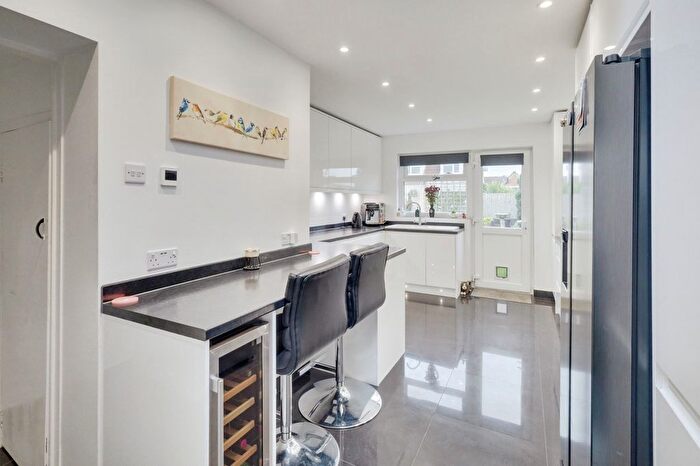 4 Bedroom Detached House For Sale In Haarlem Road, Canvey Island, SS8