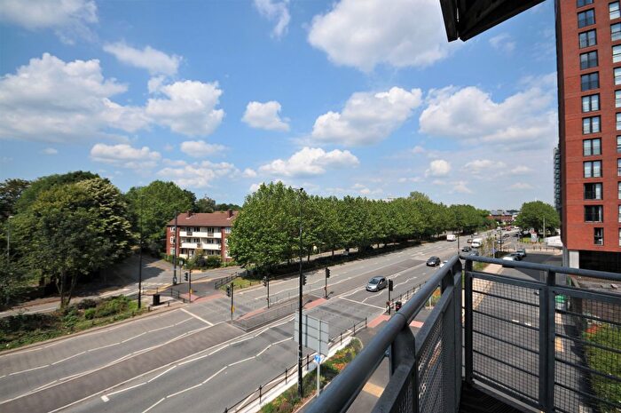 1 Bedroom Flat To Rent In Chapel Street, Salford, M3