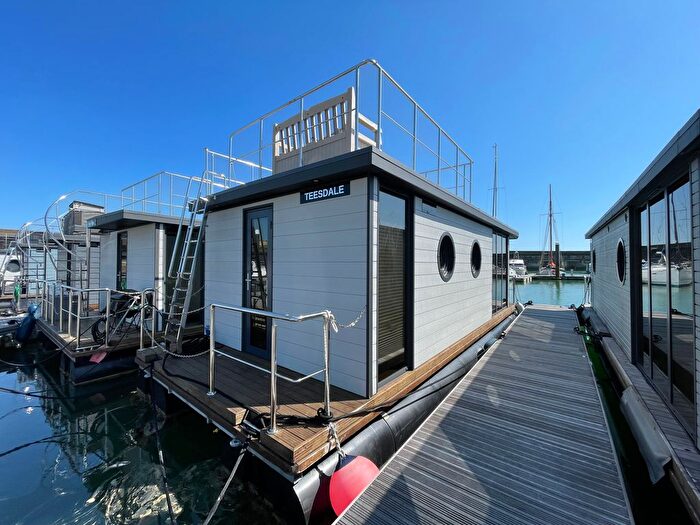 1 Bedroom Flat For Sale In Brighton Marina, Brighton, BN2