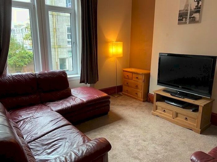 1 Bedroom Flat To Rent In Howburn Place, City Centre, Aberdeen, AB11