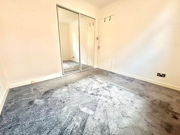 1 Bedroom Flat To Rent In Eastwood Avenue, Shawlands, G41