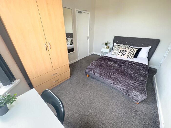 1 Bedroom House To Rent In Jubilee Drive, L7