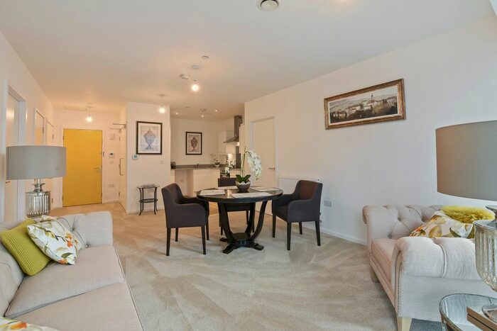 2 Bedroom Flat To Rent In Ilford Hill, Ilford, IG1