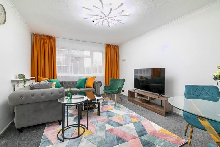 4 Bedroom End Of Terrace House To Rent In Clifton Way, London, SE15