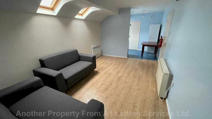 1 Bedroom Flat To Rent In Alcester Road, Moseley, B13