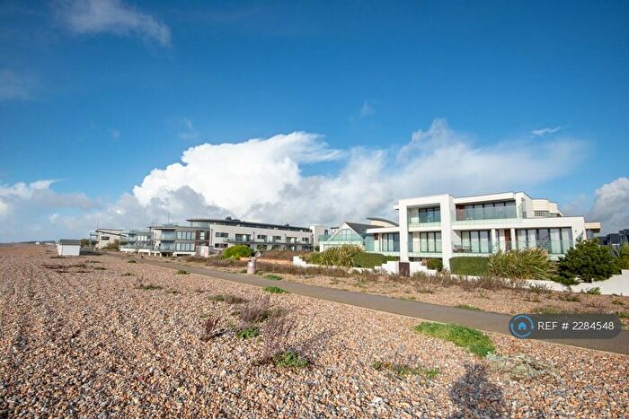 4 Bedroom Penthouse To Rent In Aurora, Goring-By-Sea, Worthing, BN12