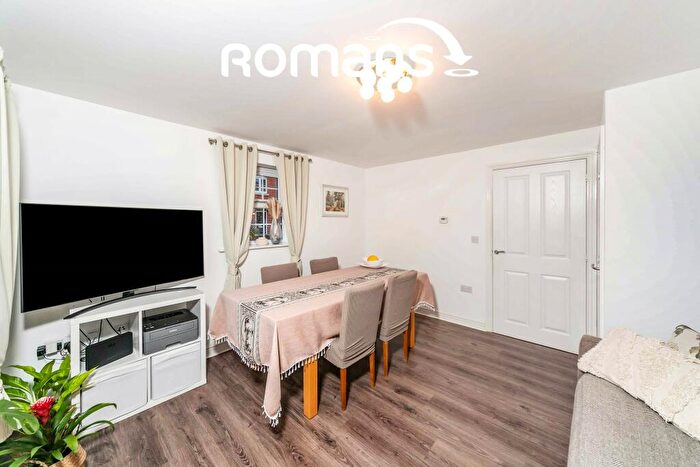 4 Bedroom Town House To Rent In Clover Rise, Woodley, RG5