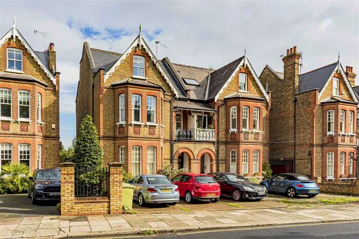 Studio To Rent In Park Road, Teddington, TW11