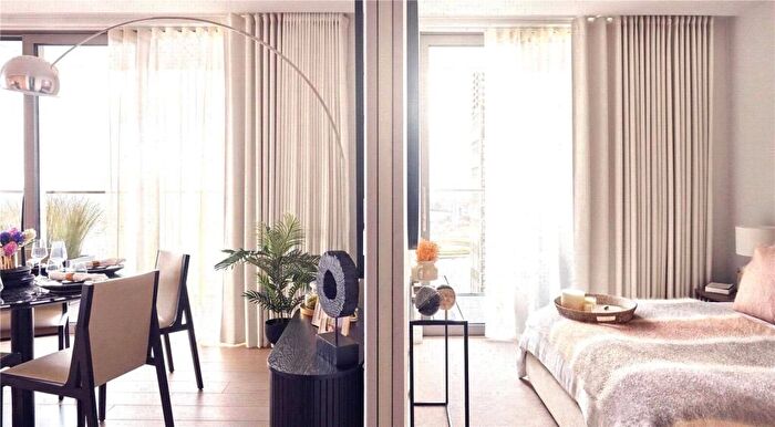 2 Bedroom Apartment For Sale In Park Drive, Canary Wharf, E14