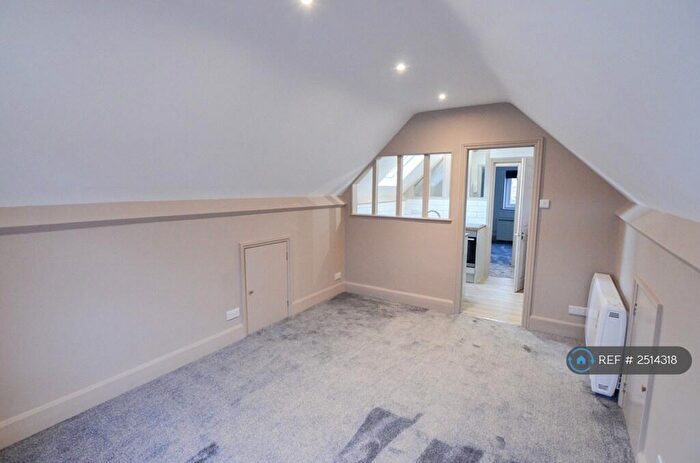 1 Bedroom Flat To Rent In Berkeley Road, Westbury Park, Bristol, BS6