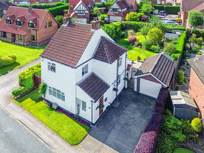 3 Bedroom Detached House For Sale In Kelfield Road, York, North Yorkshire, YO19