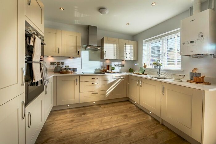 2 Bedroom Detached Bungalow For Sale In Kestrel Road, Hopton On Sea, NR31