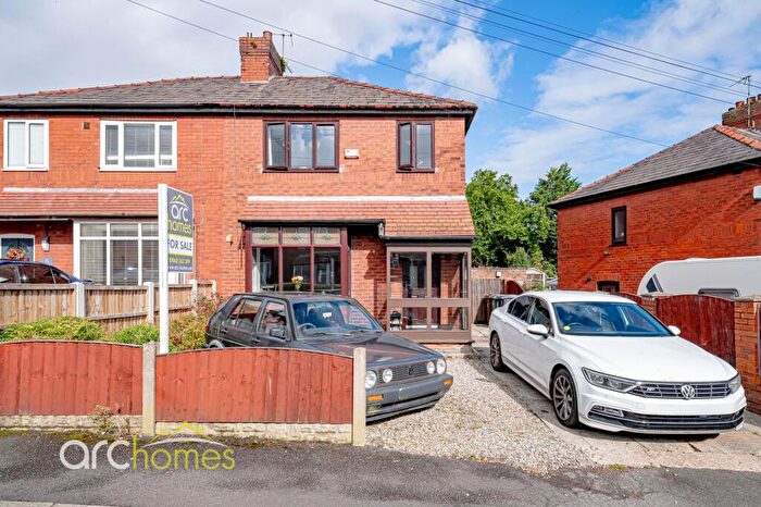3 Bedroom Semi-Detached House For Sale In Croft Avenue, Atherton, M46