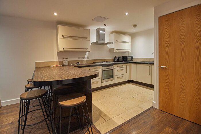 4 Bedroom House To Rent In Eastleigh Road, Leicester, LE3