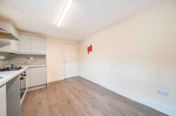 2 Bedroom Flat For Sale In Dames Road, London, E7