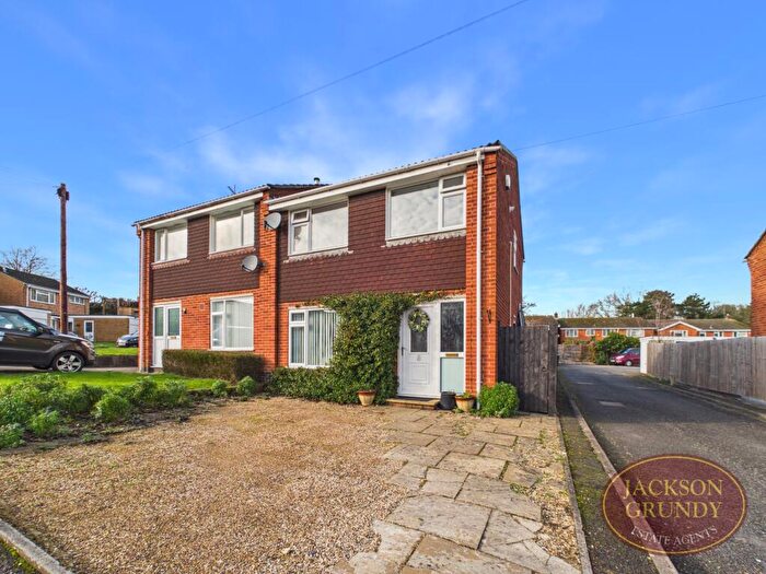 3 Bedroom Semi Detached House For Sale In Maclean Close, Abington Vale, NN3