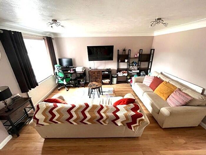 3 Bedroom End Of Terrace House For Sale In Coppice Lane, Selsey, PO20