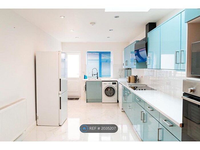 4 Bedroom Terraced House To Rent In Holmdale Road, Bristol, BS34