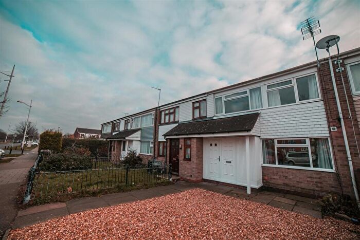 4 Bedroom Terraced House For Sale In Tangmere Drive, Birmingham, B35