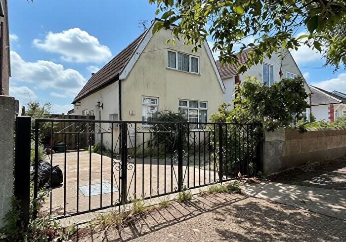 2 Bedroom Semi Detached House For Sale In Elm Road, Benfleet, Essex, SS7