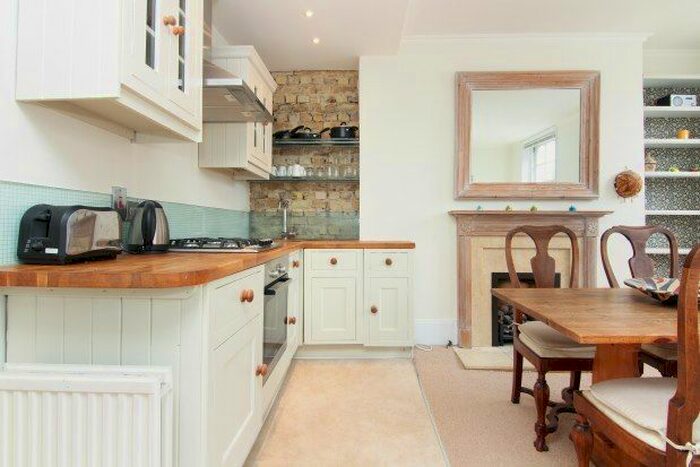 1 Bedroom Flat To Rent In Cambridge Street, London, SW1V