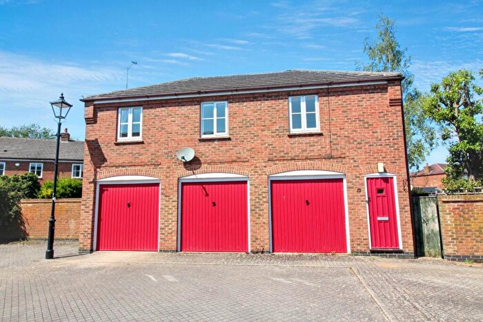 2 Bedroom Coach House To Rent In Pottery Close, Aylesbury, HP19