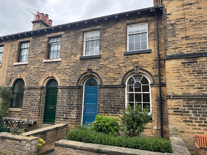 2 Bedroom Terraced House For Sale In William Henry Street, Saltaire, BD18