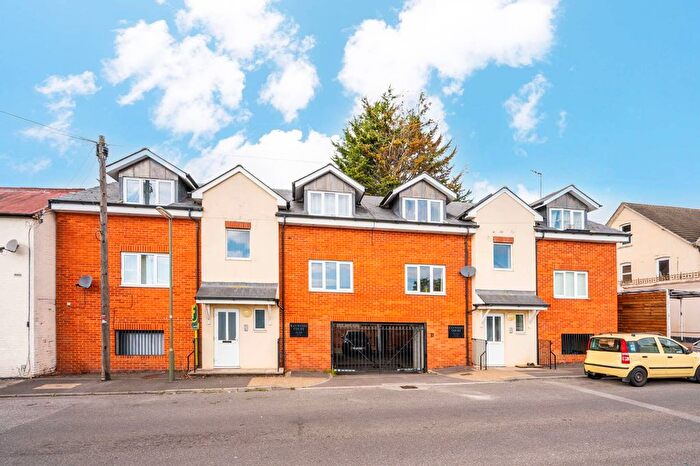 1 Bedroom Flat To Rent In Raywood Court, Stoughton, Guildford, GU2