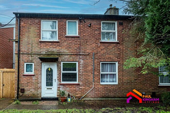 3 Bedroom Semi Detached House To Rent In Hill Street, High Wycombe, HP13