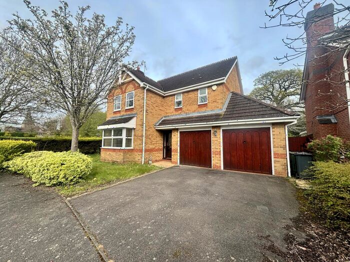 4 Bedroom Detached House To Rent In Collins Gardens, Ash, Aldershot, GU12