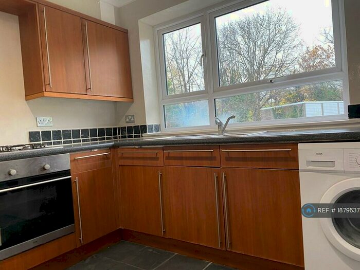 2 Bedroom Flat To Rent In Codrington Hill, London, SE23